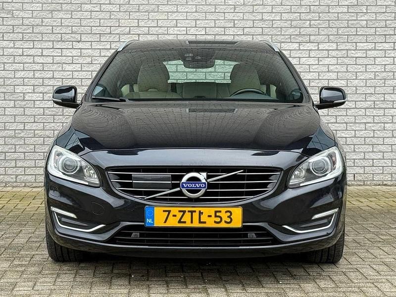 Gebraucht Volvo V60 Summum 215 PS (158 kW) 2015 Schwarz Kombi