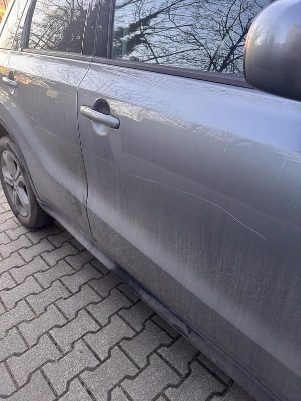 Gebraucht Suzuki Vitara 120 PS (88 kW) 2017 Silber SUV