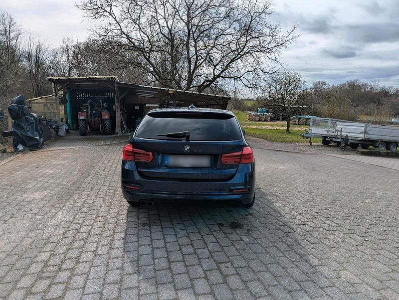 Gebraucht BMW 320 184 PS (135 kW) 2016 Blau Kombi