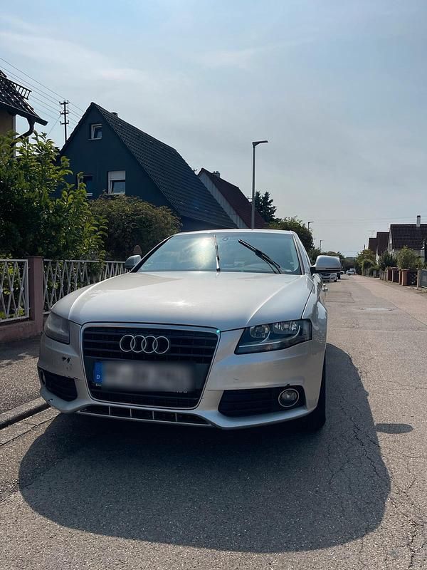 Silber Gebraucht 2010 Audi A4 Limousine | 3.990 € (Superpreis) - Bild 1/4