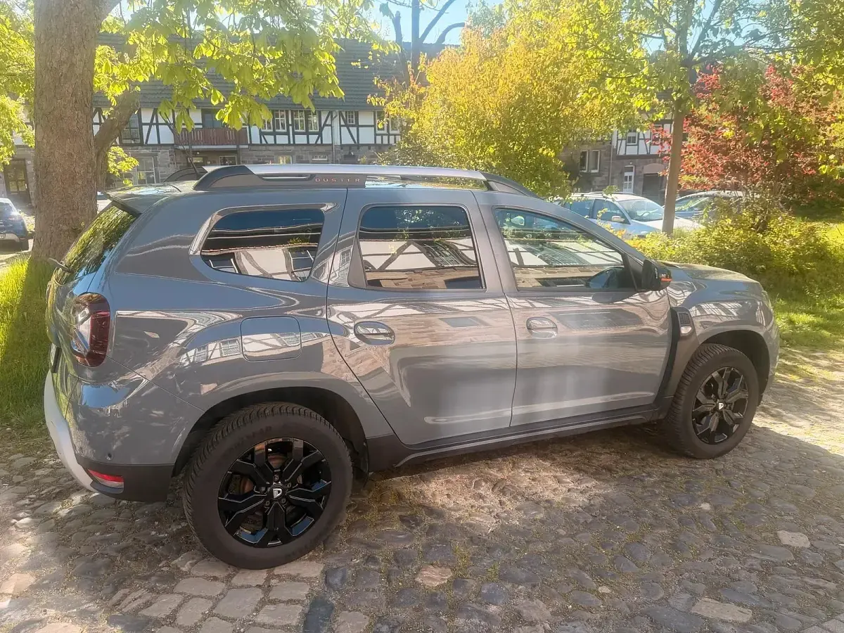 Gebraucht Dacia Duster Extreme 131 PS (96 kW) 2022 Grau SUV