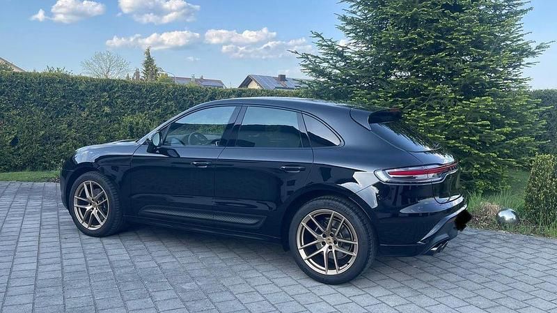 Gebraucht Porsche Macan 265 PS (194 kW) 2022 Schwarz SUV