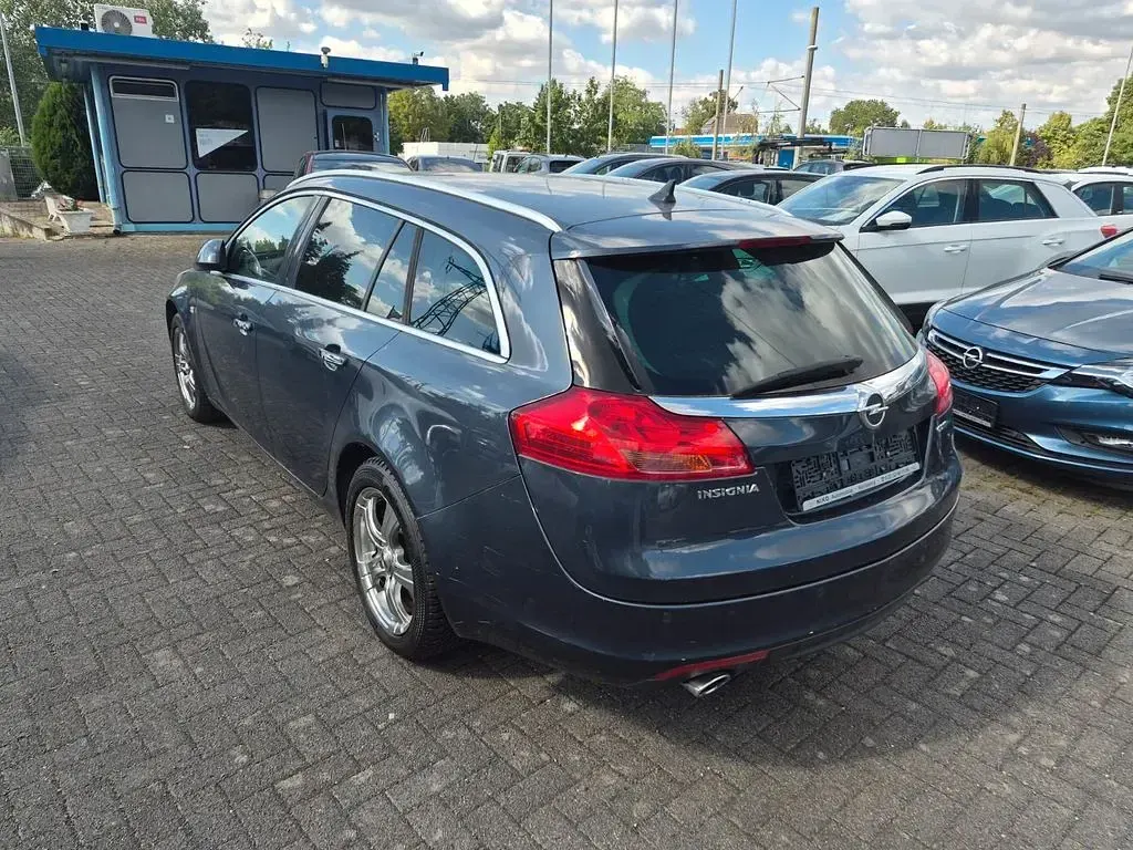 Gebraucht Opel Insignia Edition 131 PS (96 kW) 2010 Blau Kombi
