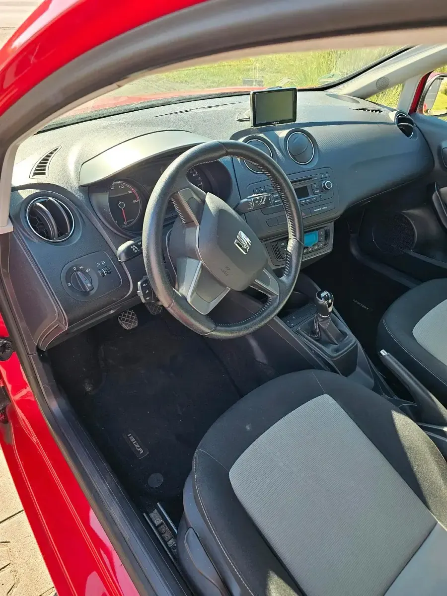 Second-hand Seat Ibiza 69 CP (50 kW) 2014 Roșu Hatchback