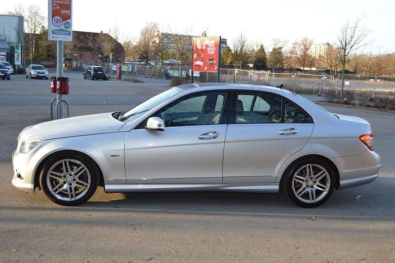Gebraucht Mercedes C200 Avantgarde 184 PS (135 kW) 2010 Silber Limousine
