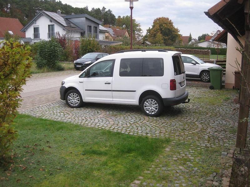 Gebraucht VW Caddy 122 PS (89 kW) 2016 Weiß Van / Kleinbus