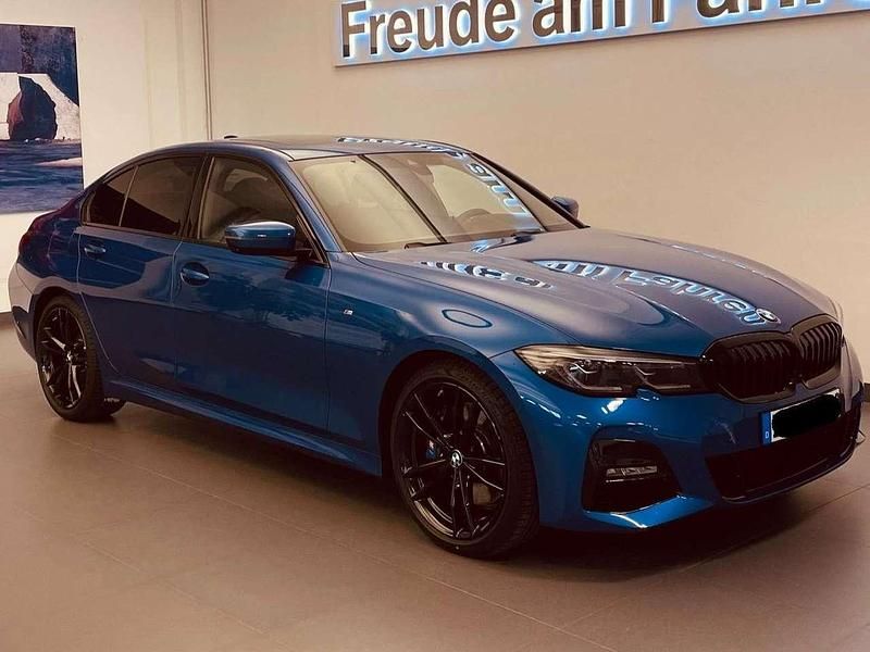 Blau Gebraucht 2021 BMW 320 M Sport Limousine | 33.000 € (Fairer Preis) - Bild 1/3