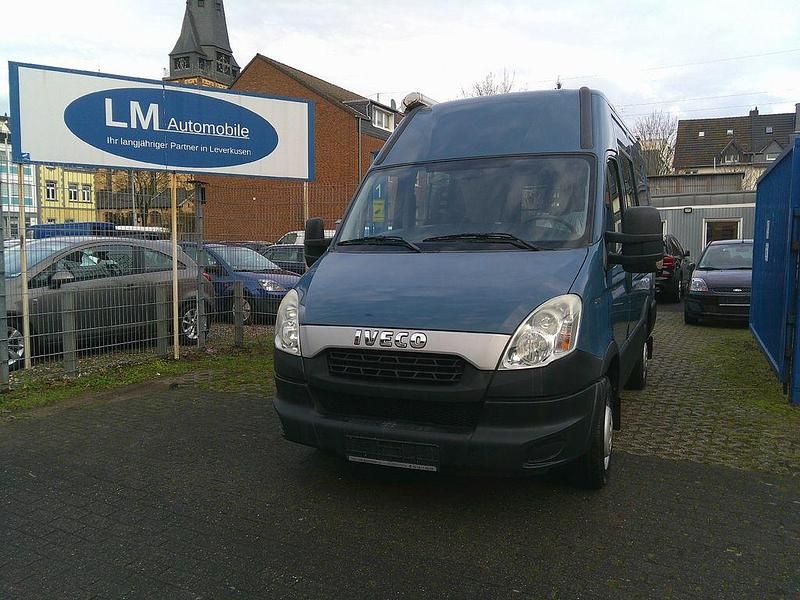 Gebraucht Iveco Daily 126 PS (92 kW) 2013 Blau Van / Kleinbus