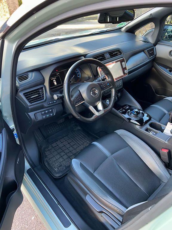 Gebraucht Nissan Leaf Tekna 160 kW (218 PS) 2020 Grau Kleinwagen