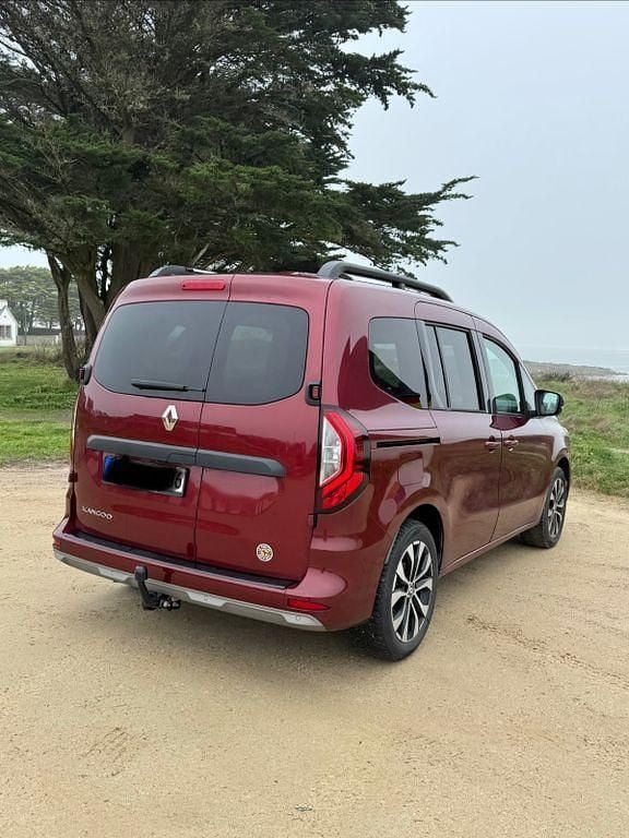 Gebraucht Renault Kangoo Techno 131 PS (96 kW) 2024 Rot Van / Kleinbus