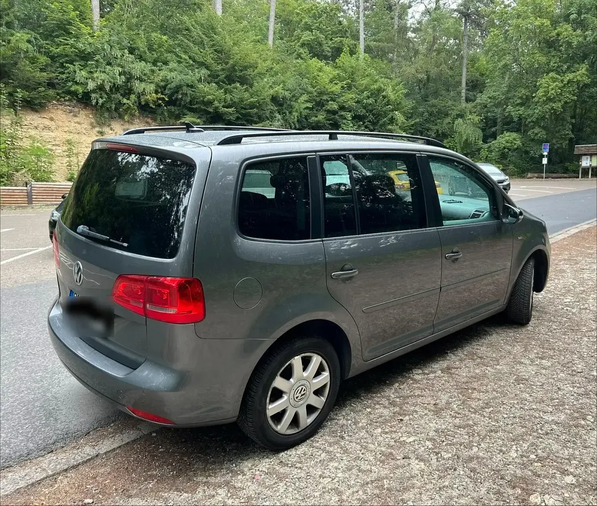 Gebraucht VW Touran Match 140 PS (102 kW) 2013 Grau Van / Kleinbus