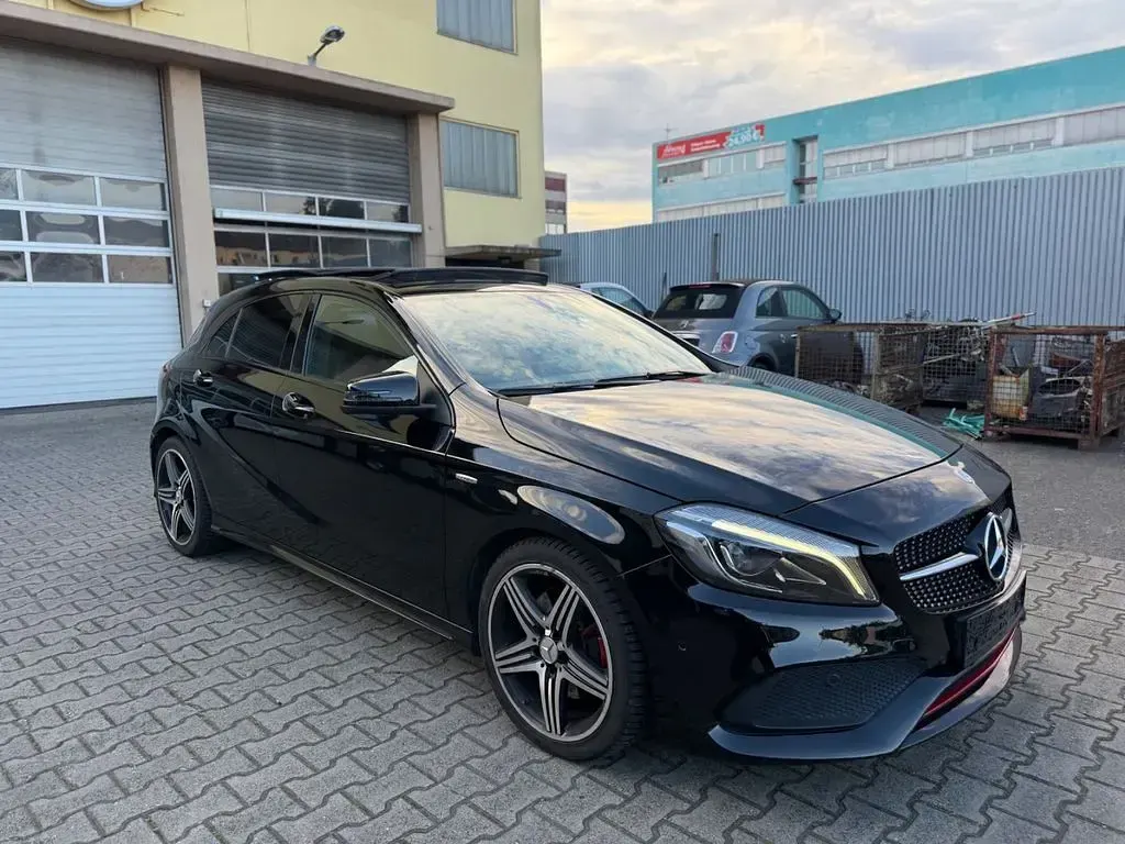 Gebraucht Mercedes A250 AMG line 218 PS (160 kW) 2016 Schwarz Limousine