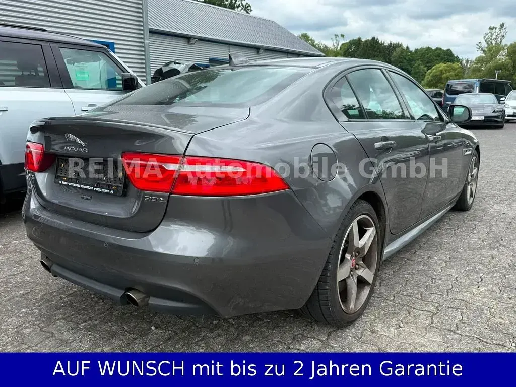 Gebraucht Jaguar XE R-Sport 200 PS (147 kW) 2018 Corris grey Limousine