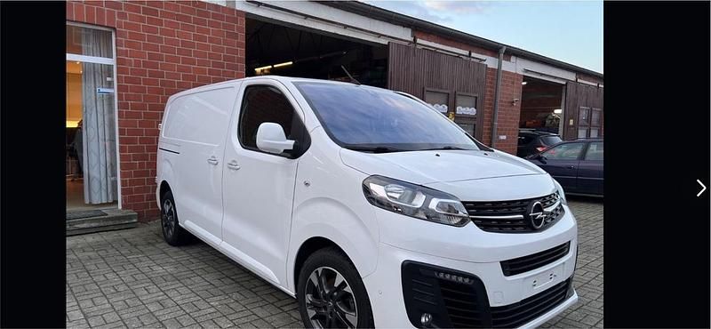 Gebraucht Opel Vivaro 177 PS (130 kW) 2020 Weiß Van / Kleinbus