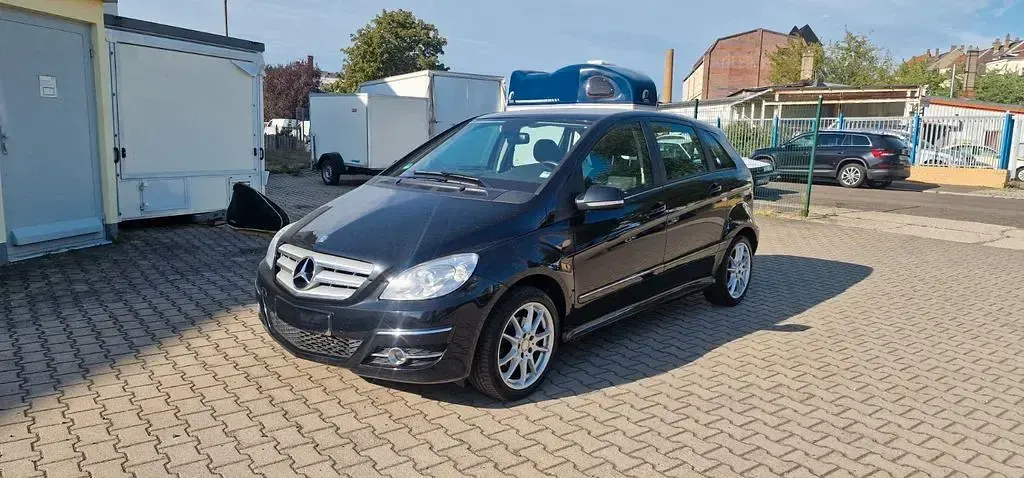 Gebraucht Mercedes B200 Sport 136 PS (100 kW) 2010 Schwarz Van / Kleinbus