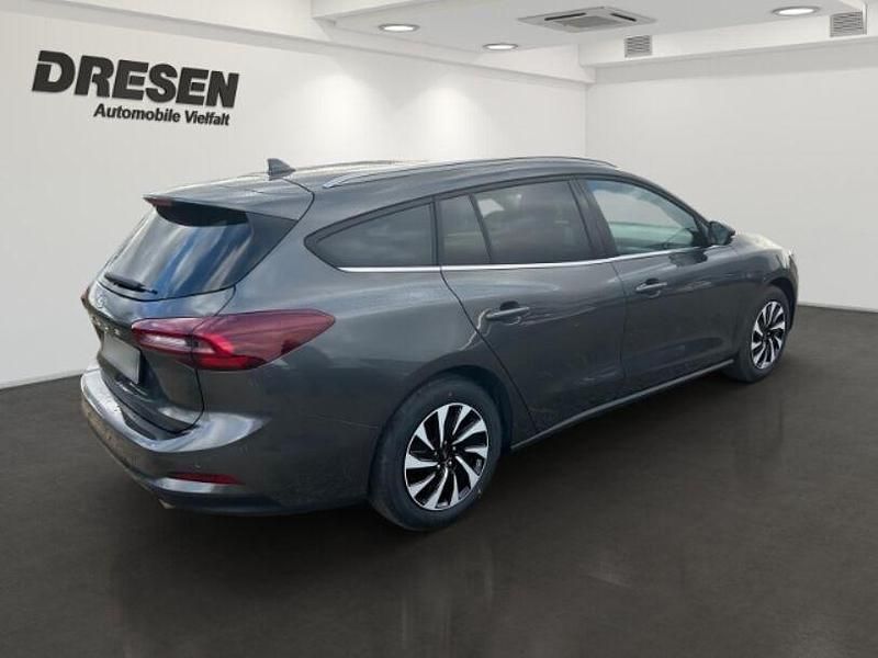 Gebraucht Ford Focus Titanium 126 PS (92 kW) 2025 Pn4dq) (grau Kombi