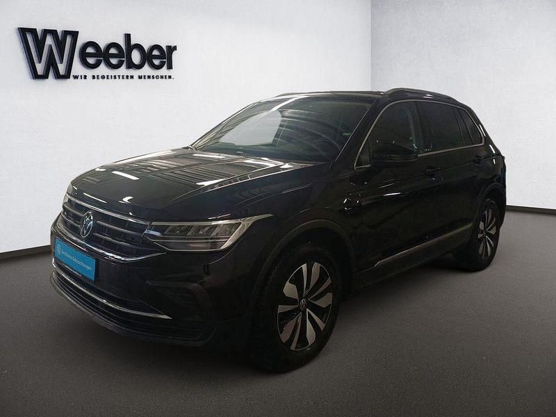 Gebraucht VW Tiguan Move 150 PS (110 kW) 2023 Deep black perleffekt (metallic) SUV