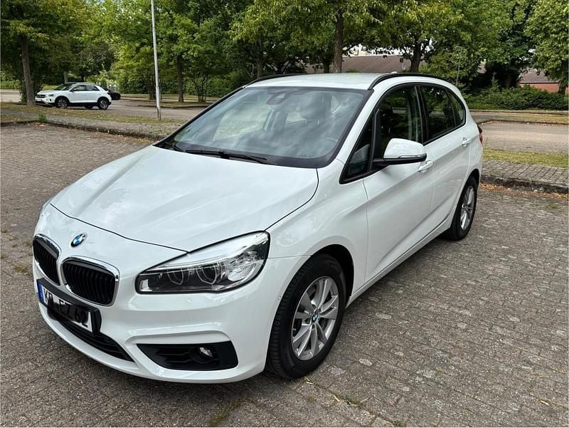 Gebraucht BMW 218 150 PS (110 kW) 2016 Weiß Van / Kleinbus