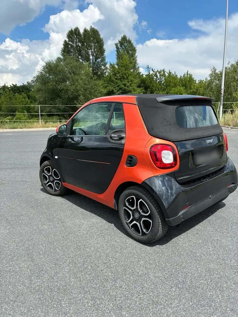 Gebraucht Smart ForTwo Cabrio 90 PS (66 kW) 2015 Schwarz Cabrio