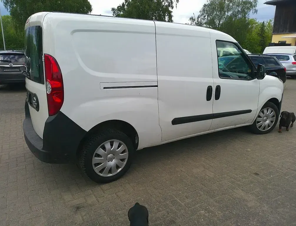Gebraucht Opel Combo Edition 105 PS (77 kW) 2018 Weiß Van / Kleinbus