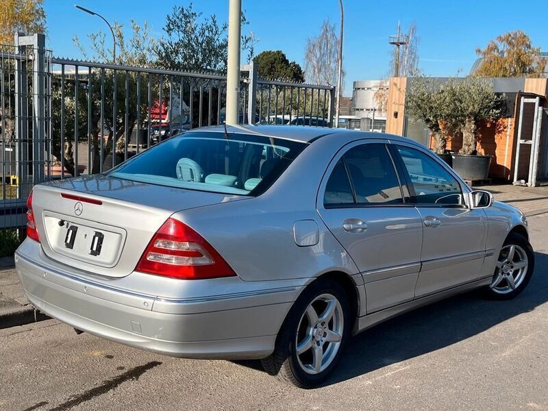 Gebraucht Mercedes C220 150 PS (110 kW) 2003 Silber Limousine