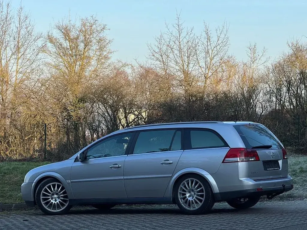 Gebraucht Opel Vectra Elegance 155 PS (114 kW) 2004 Silber Limousine