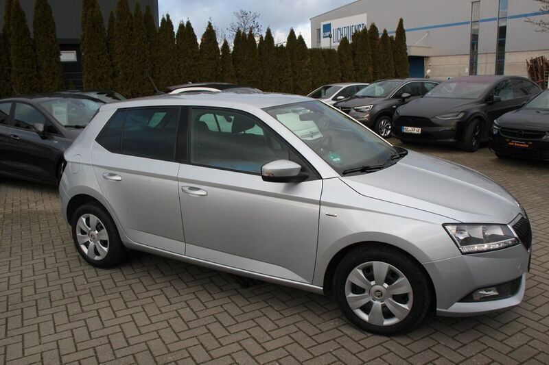 Silber Gebraucht 2020 Skoda Fabia Drive Kleinwagen | 10.790 € (Guter Preis) - Bild 1/4