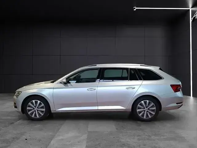 Gebraucht Skoda Superb Style 190 PS (139 kW) 2021 Brilliantsilber metallic Kombi
