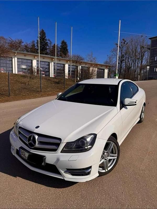 Weiß Gebraucht 2012 Mercedes C220 AMG Coupé | 9.999 € (Fairer Preis) - Bild 1/4