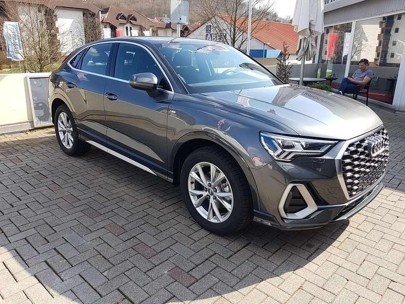 Grau Gebraucht 2020 Audi Q3 Sportback S-Line SUV | 25.500 € (Fairer Preis) - Bild 1/4