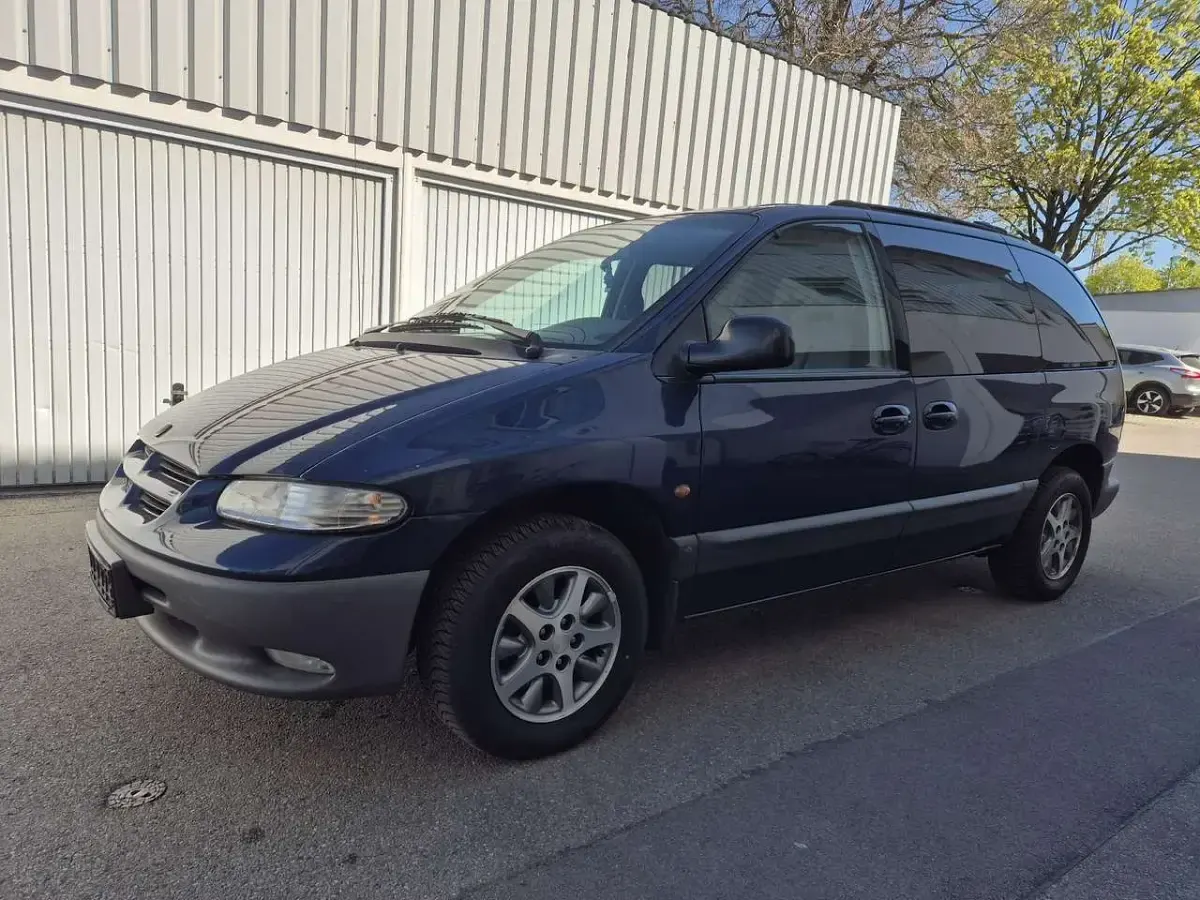 Gebraucht Chrysler Voyager 158 PS (116 kW) 2000 Van / Kleinbus