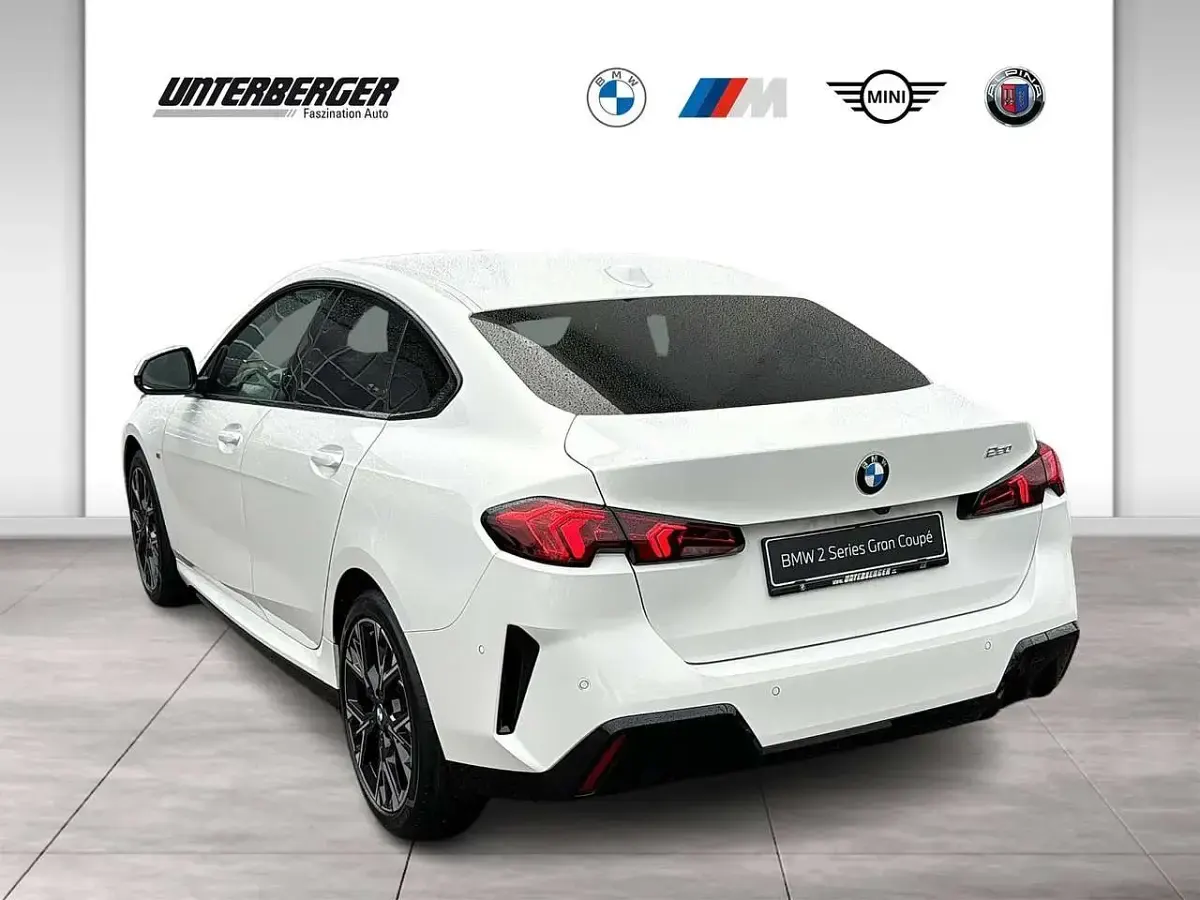 Gebraucht BMW 220 M Sport 156 PS (114 kW) 2024 Alpinweiß uni Coupé