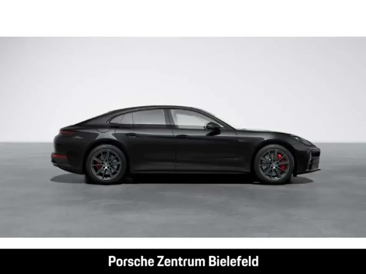 Gebraucht Porsche Panamera 4S E-Hybrid 544 PS (400 kW) 2025 Tiefschwarzmetallic Kleinwagen