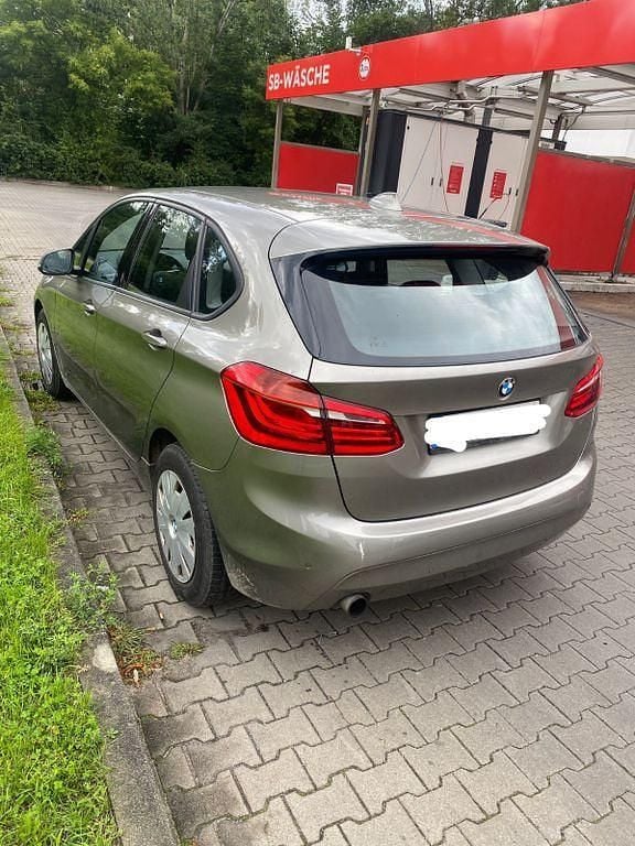 Gebraucht BMW 218 Active Tourer 136 PS (100 kW) 2015 Braun Van / Kleinbus