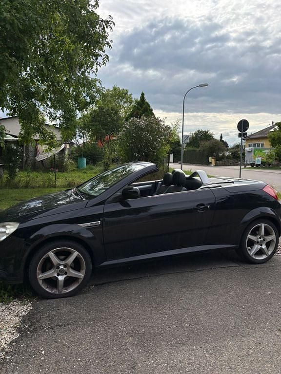 Schwarz Gebraucht 2004 Opel Tigra Cabrio | 2.200 € (Fairer Preis) - Bild 1/4
