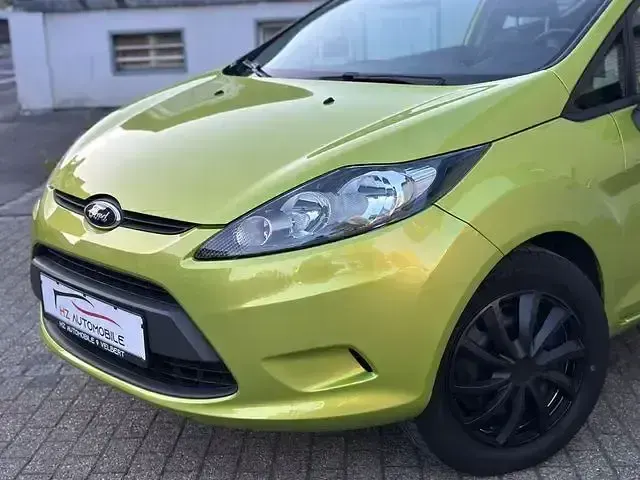 Gebraucht Ford Fiesta Trend 60 PS (44 kW) 2012 Grün Limousine