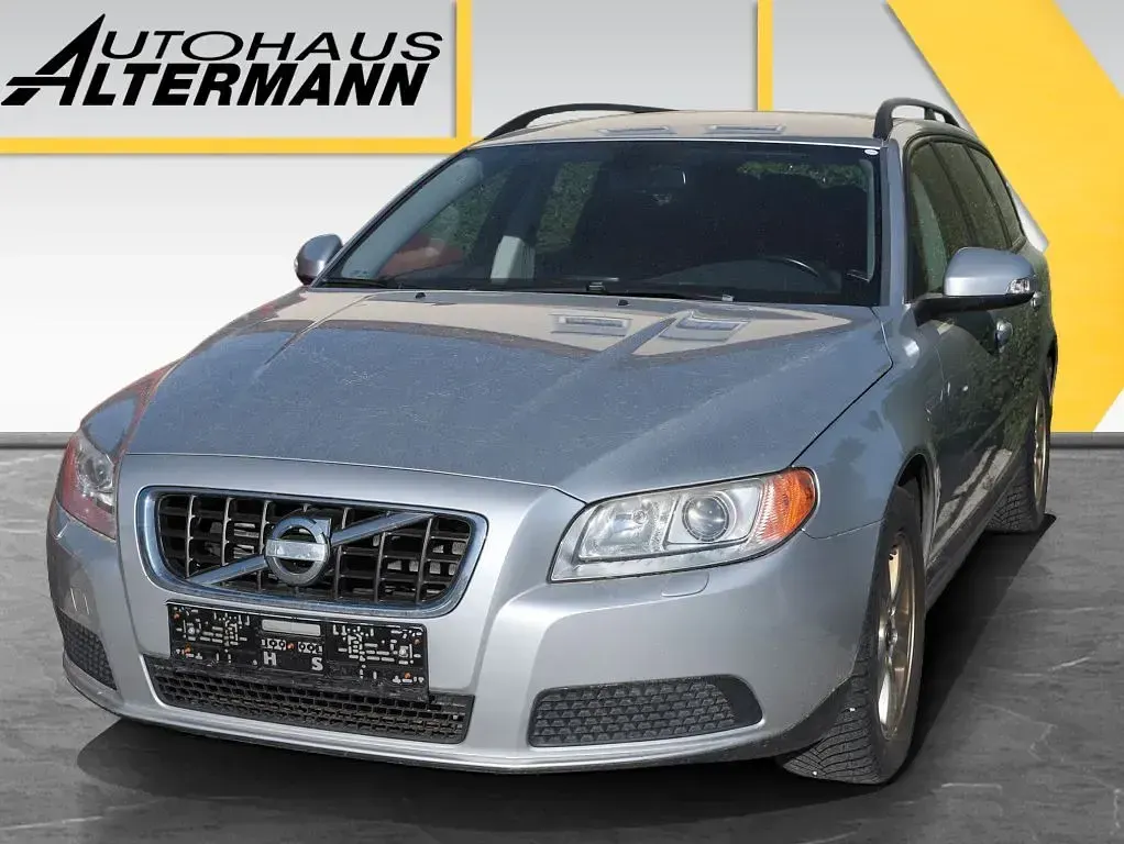 Usata Volvo V70 145 CV (106 kW) 2009 Argento Station wagon