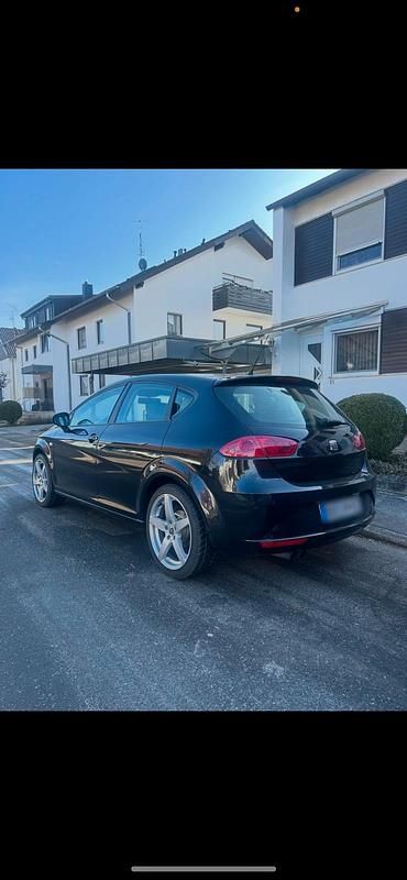 Usata Seat Leon 125 CV (91 kW) 2011 Nero Utilitaria