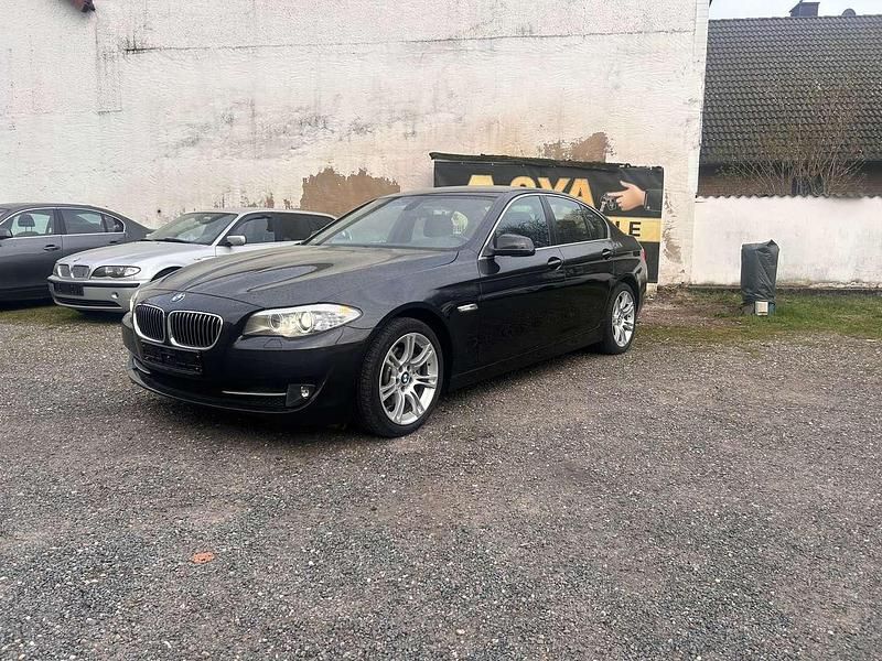 Gebraucht BMW 520 184 PS (135 kW) 2010 Blau Limousine