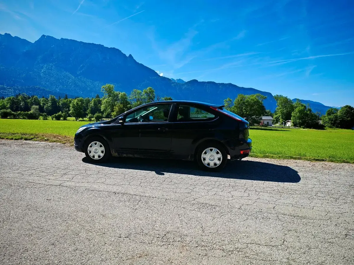 Gebraucht Ford Focus 100 PS (73 kW) 2008 Schwarz Limousine