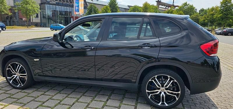 Gebraucht BMW X1 163 PS (119 kW) 2012 Schwarz SUV