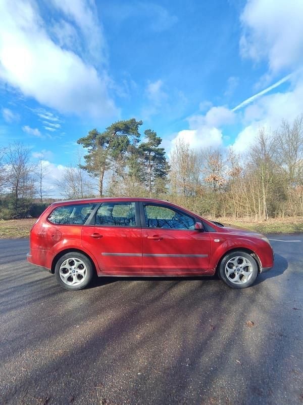 Brugt Ford Focus 309 HK (227 kW) 2006 Rød Stationcar