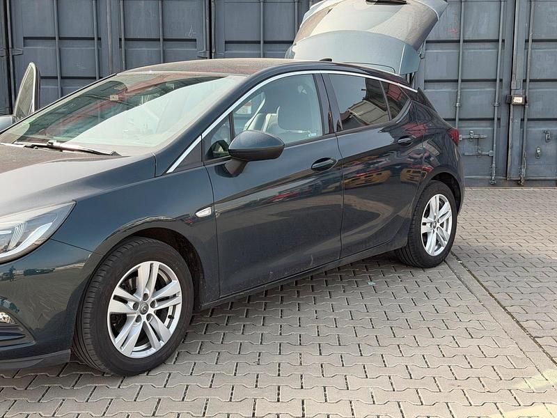 Gebraucht Opel Astra 150 PS (110 kW) 2016 Grün Limousine