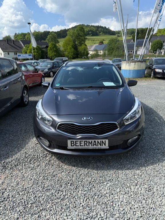 Schwarz Gebraucht 2014 Kia Ceed Sportswagon Kombi | 5.690 € (Etwas zu teuer) - Bild 1/4
