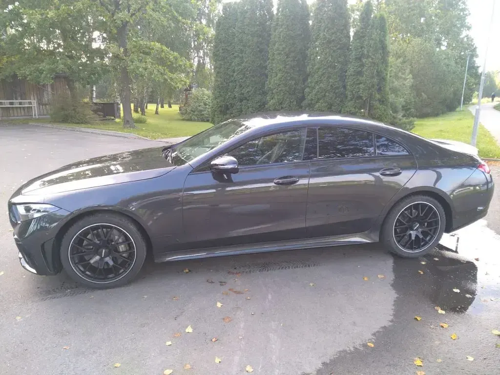 Gebraucht Mercedes CLS300 AMG line 265 PS (194 kW) 2023 Schwarz Coupé