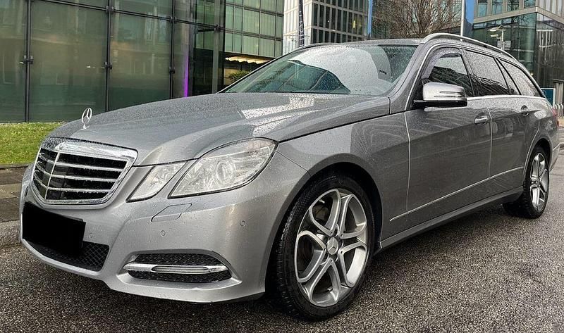 Silber Gebraucht 2013 Mercedes E350 Avantgarde Kombi | 10.999 € (Superpreis) - Bild 1/4