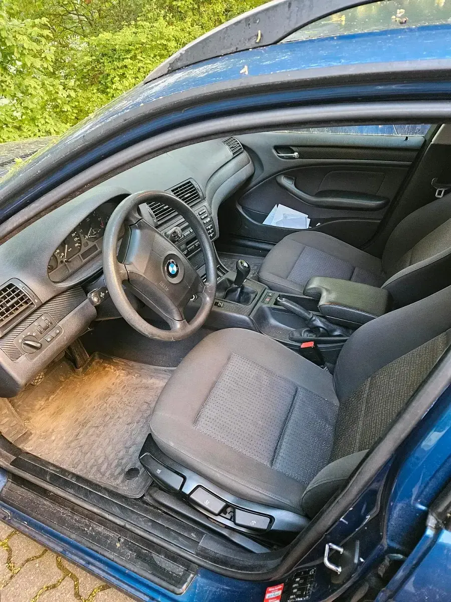 Gebraucht BMW 318 143 PS (105 kW) 2002 Blau Kombi