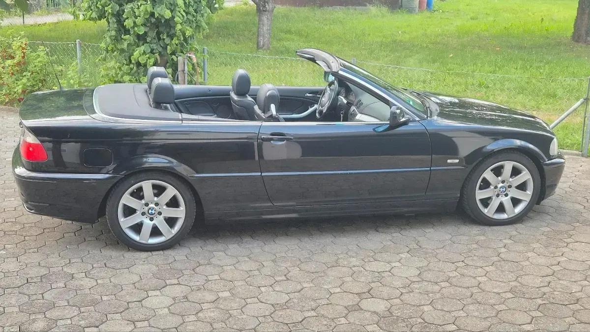 Gebraucht BMW 320 Cabriolet 170 PS (125 kW) 2001 Schwarz Cabrio