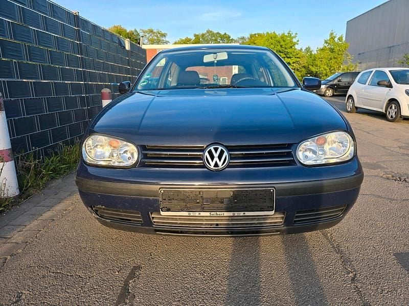 Usata VW Golf IV 75 CV (55 kW) 2000 Blu Utilitaria