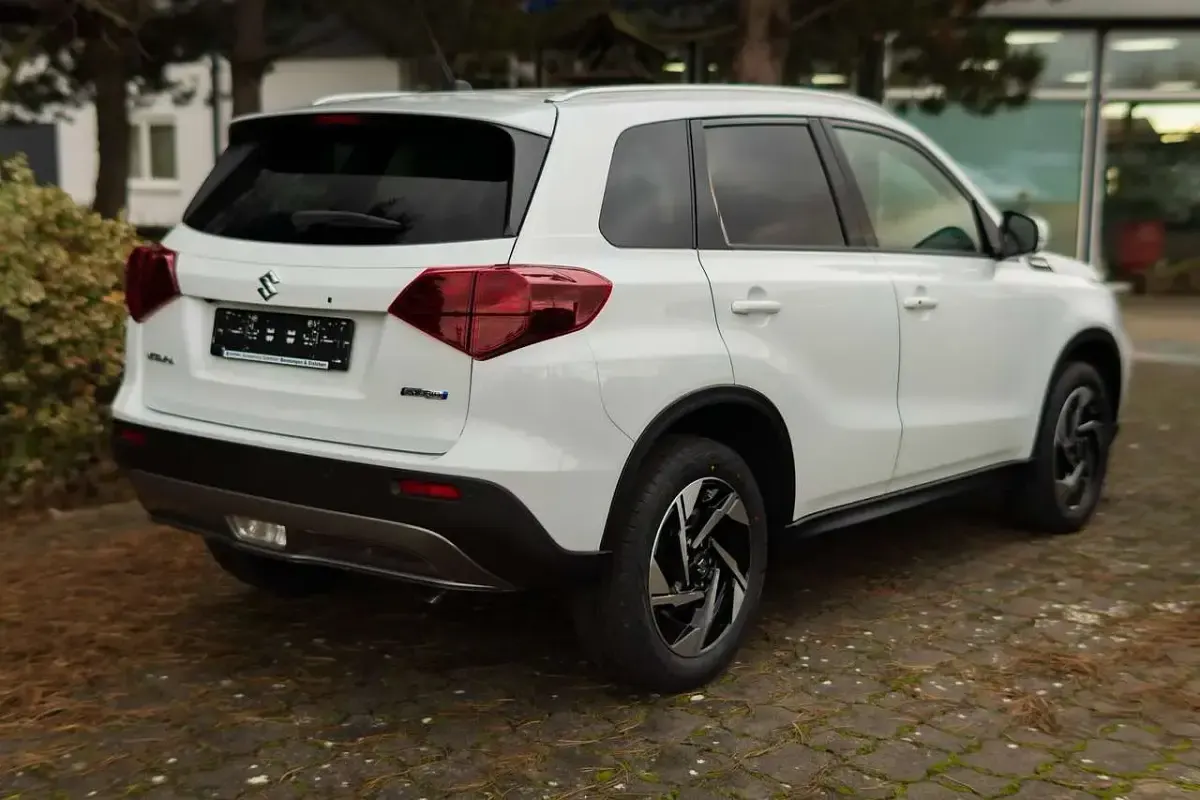 Neu Suzuki Vitara Comfort+ 110 PS (80 kW) 2026 Weiß SUV